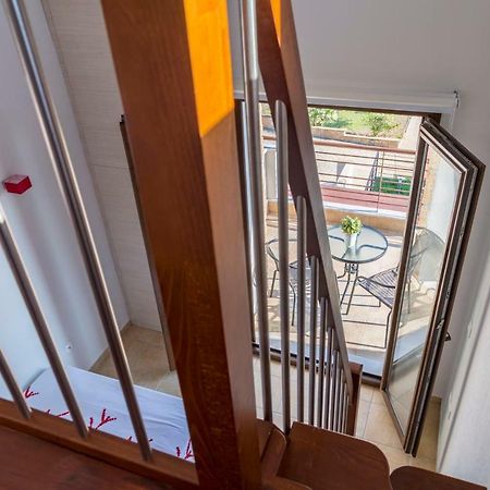 Villa Kristin 2 - 2Min Walk To Great Sandy, Shallow Beach Никити Экстерьер фото