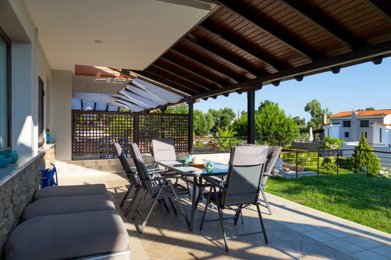 Villa Kristin 2 - 2Min Walk To Great Sandy, Shallow Beach Никити Экстерьер фото